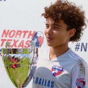 Meet your Posher, Mauricio arias